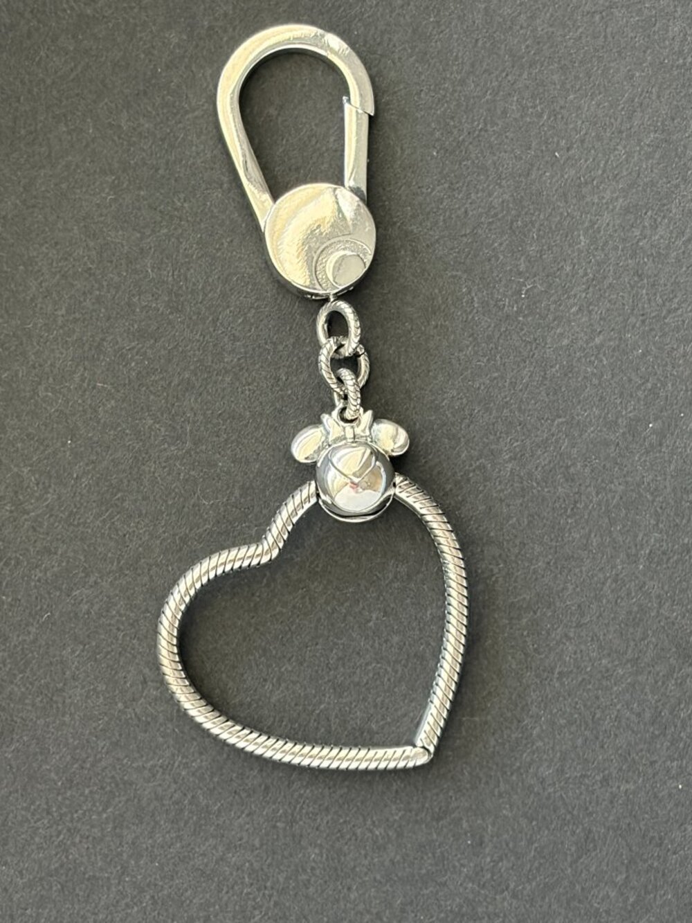 Believe In Magic Heart Keychain - Picture 3 of 3